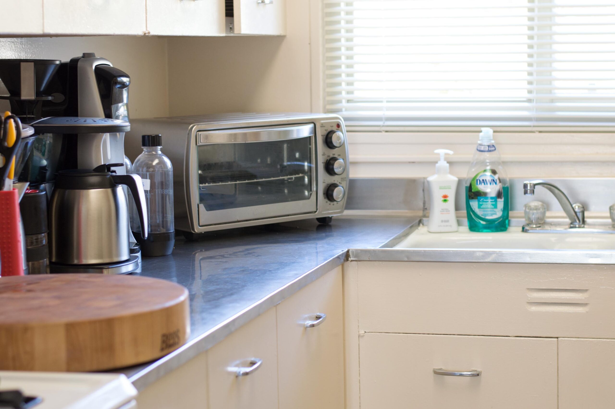 Best Way to Clean Kitchen Counters 