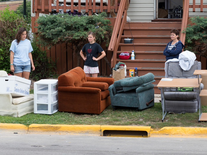 Dispose of Furniture When Moving 