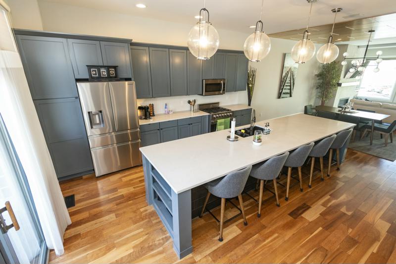 Refinishing Kitchen Cabinets 