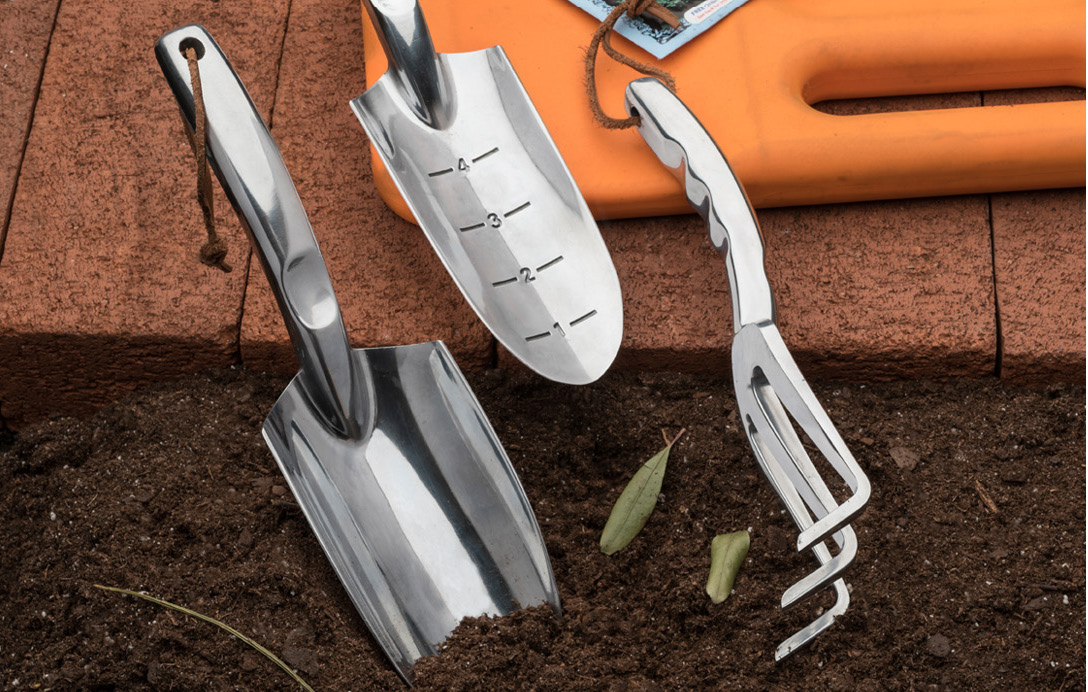 Cultivate the Soil Without a Cultivator by Double Engraving 
