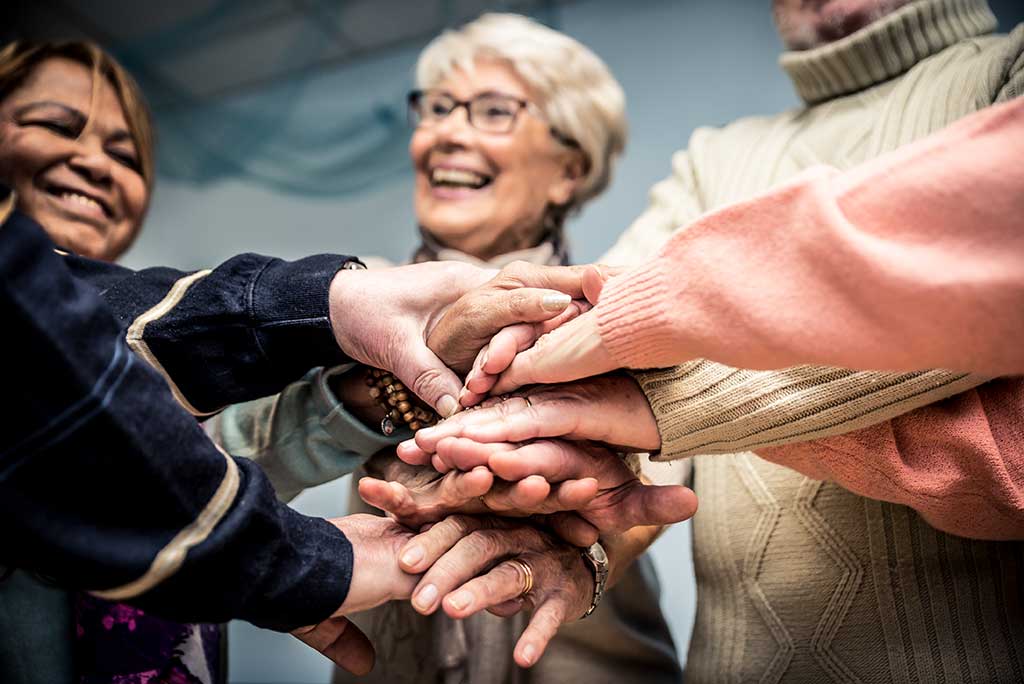 start Making Friends in Senior Living Community 