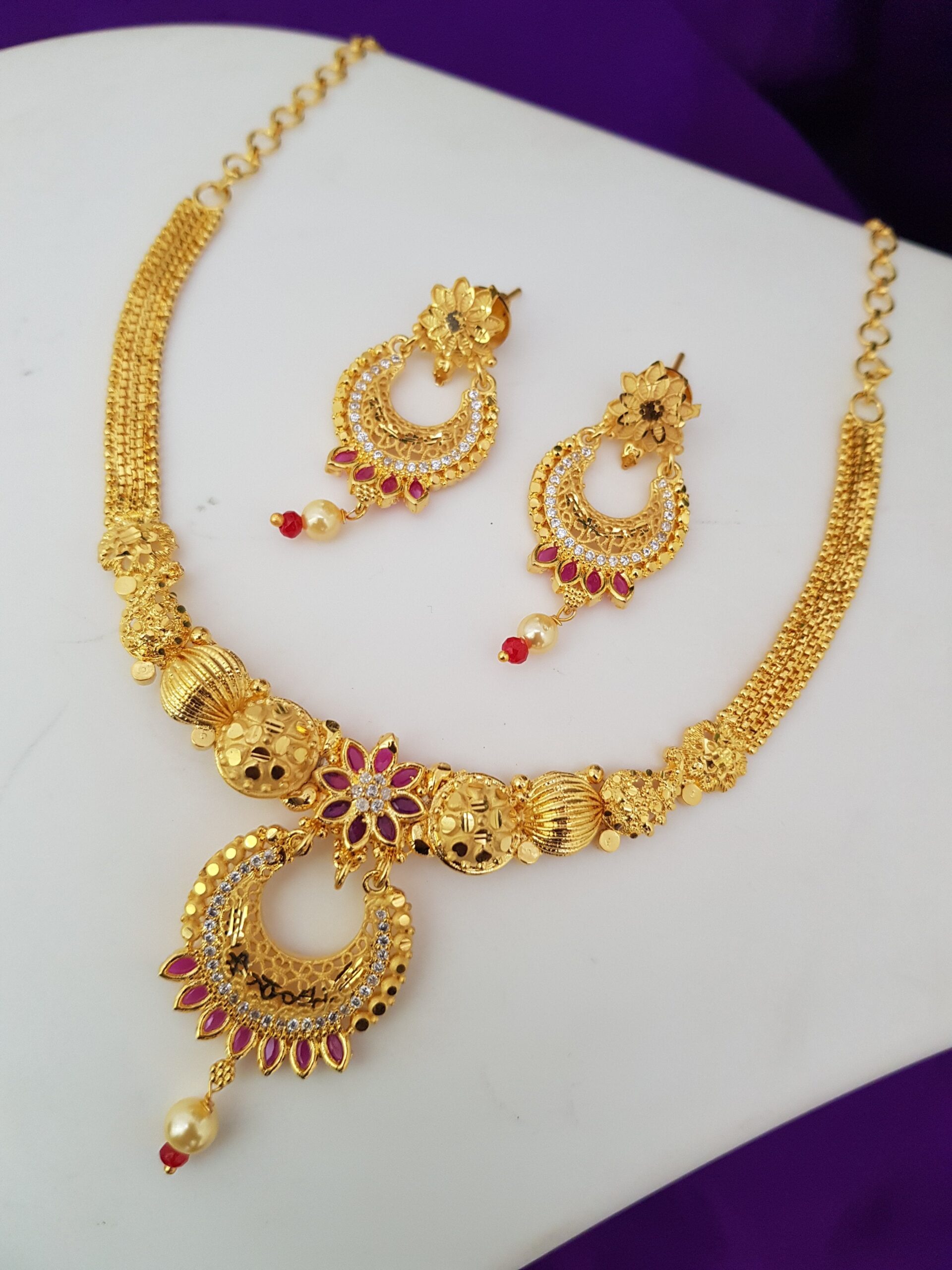 Buy Gold Necklace Online 