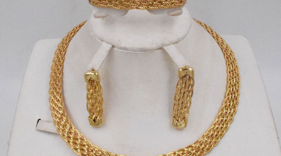 Buy Gold Necklace Online