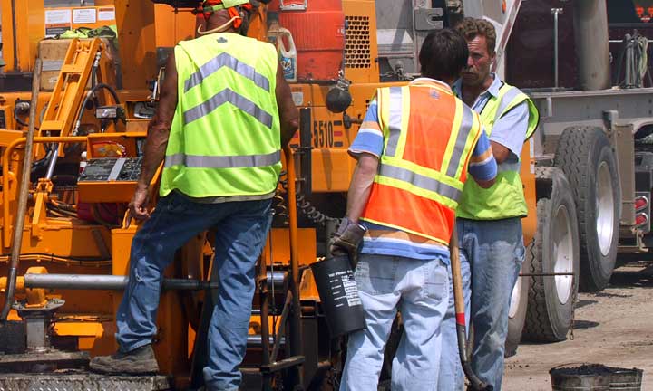 High Visibility Clothing is Important on Construction Sites 