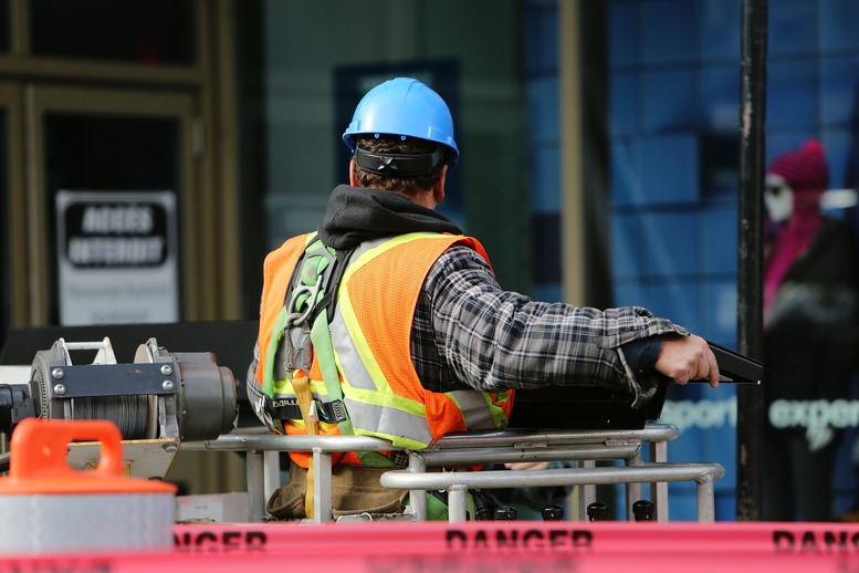 High Visibility Clothing is Important on Construction Sites 