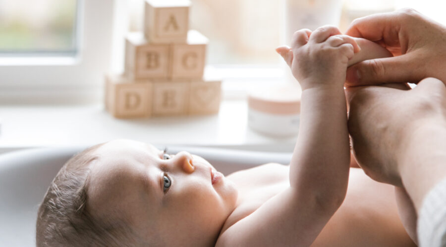 Safety Tips to Apply Essential Oils on Babies