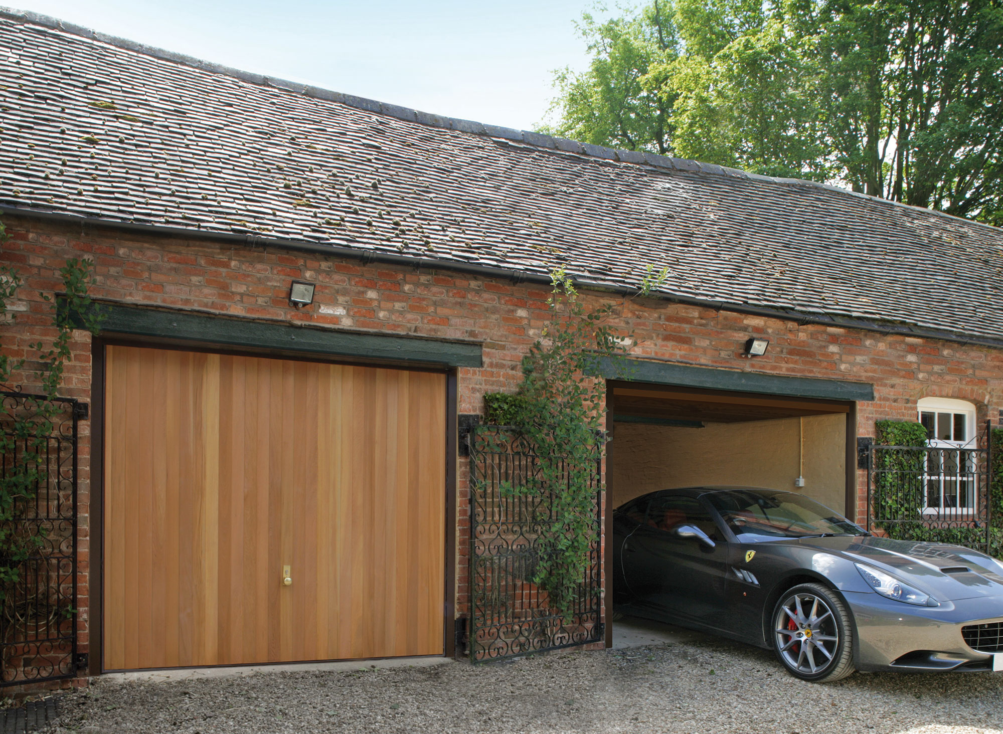 Choosing a Roller Garage Door 