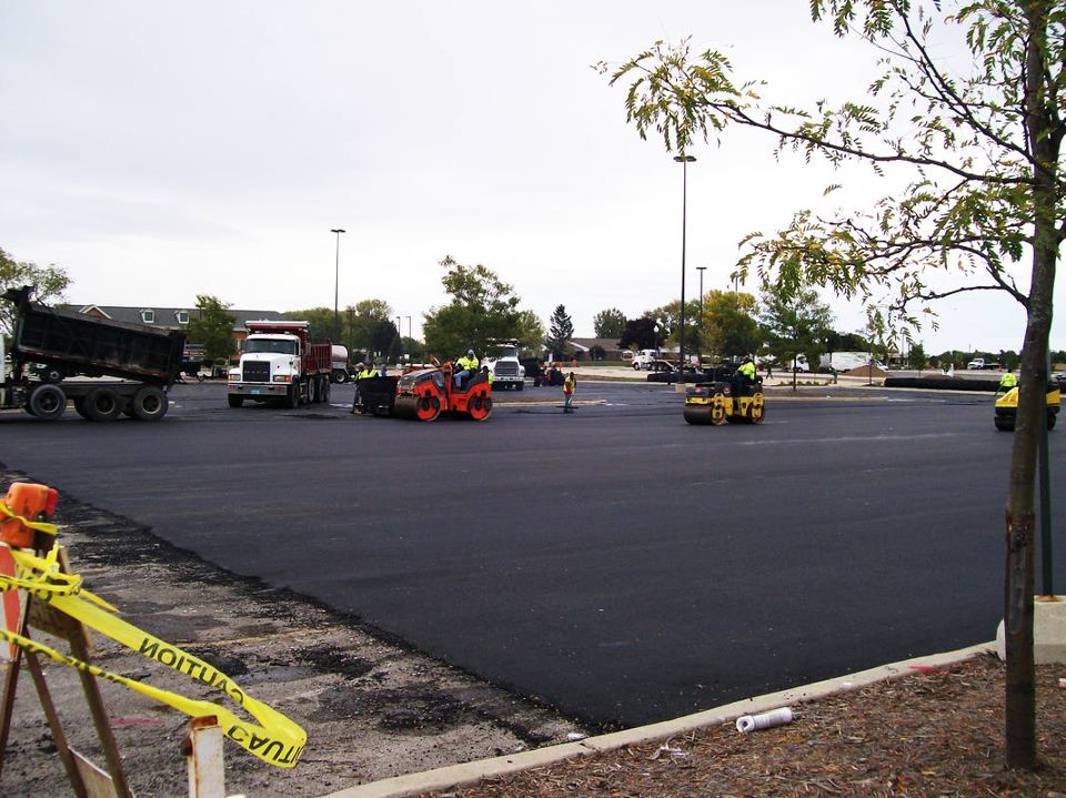 Asphalt Paving for Commercial Parking Lots 