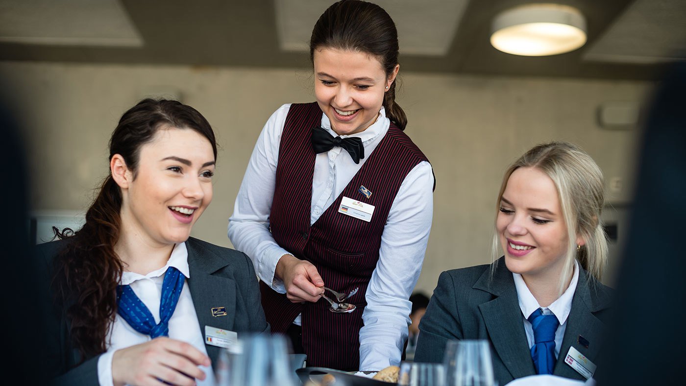 6 Reasons to Consider a Career in the Hotel Industry