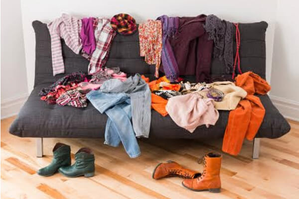 Signs Your Roommate is Messy 