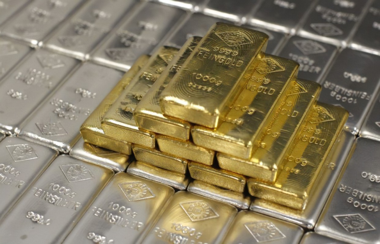 Silver Vs. Gold- Which Should You Invest In 