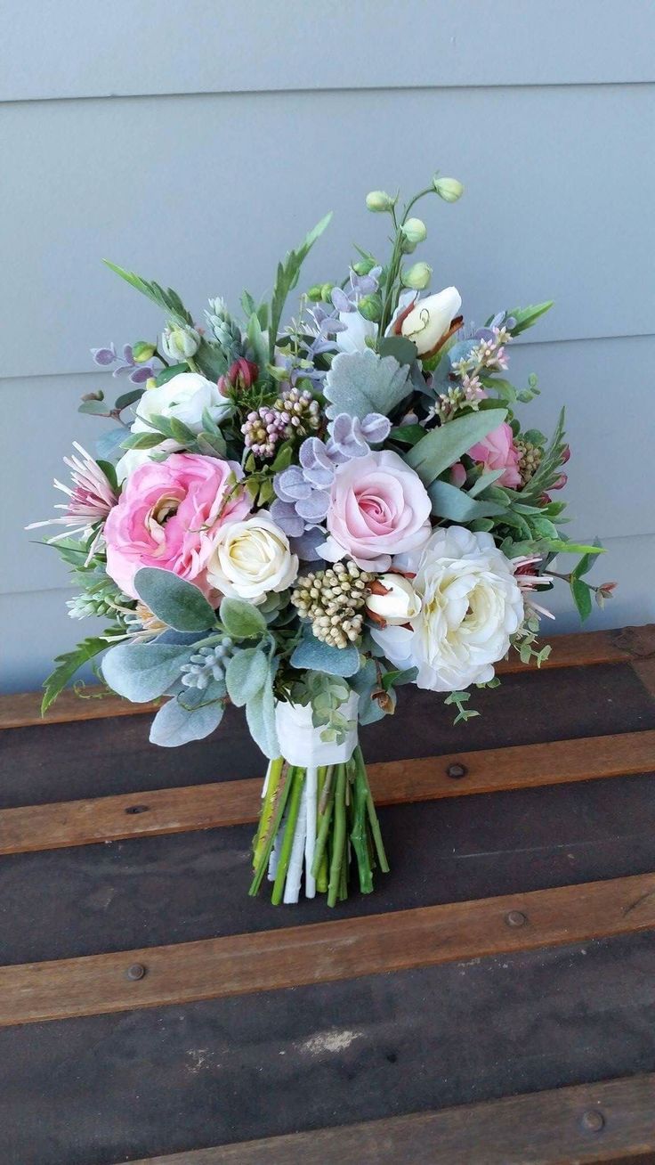 Summer bridal bouquets 