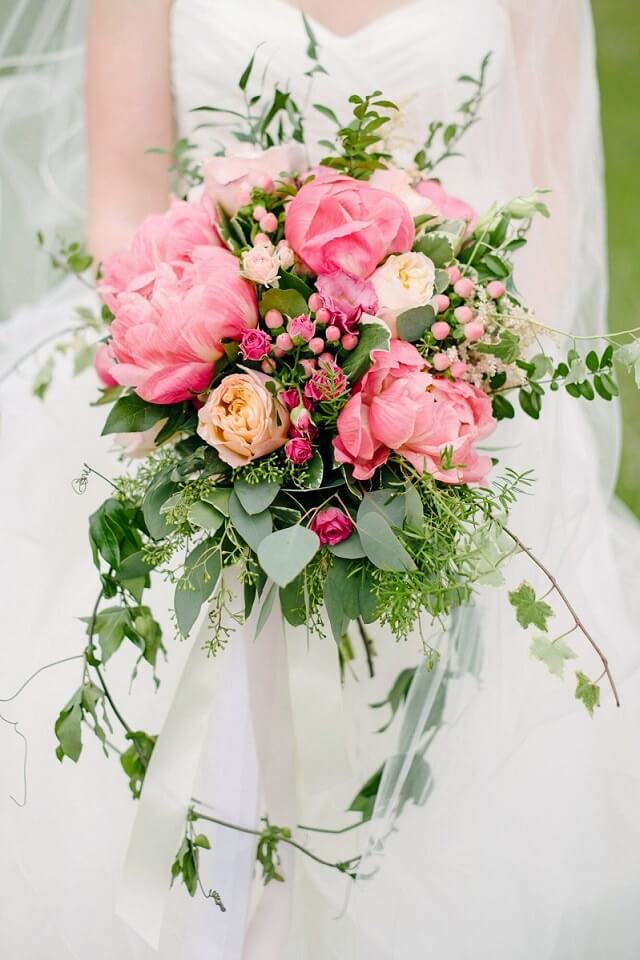 Summer bridal bouquets 