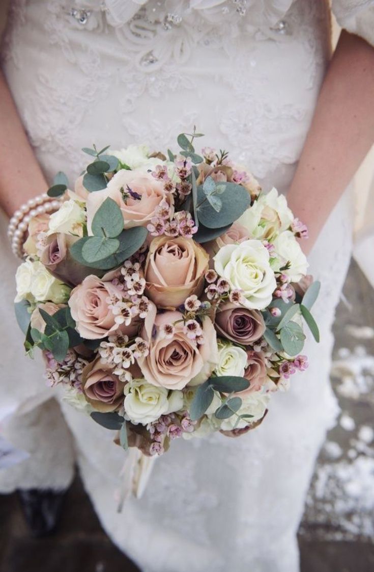 Winter bridal bouquets