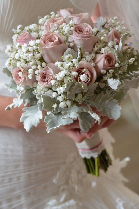 Winter bridal bouquets