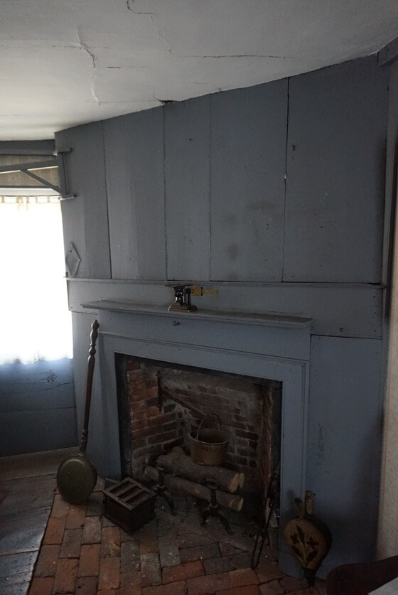 Brick fireplace Blue Outer with wood peace