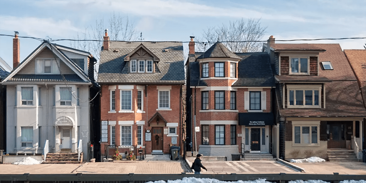 Luxury Neighbourhoods in Toronto