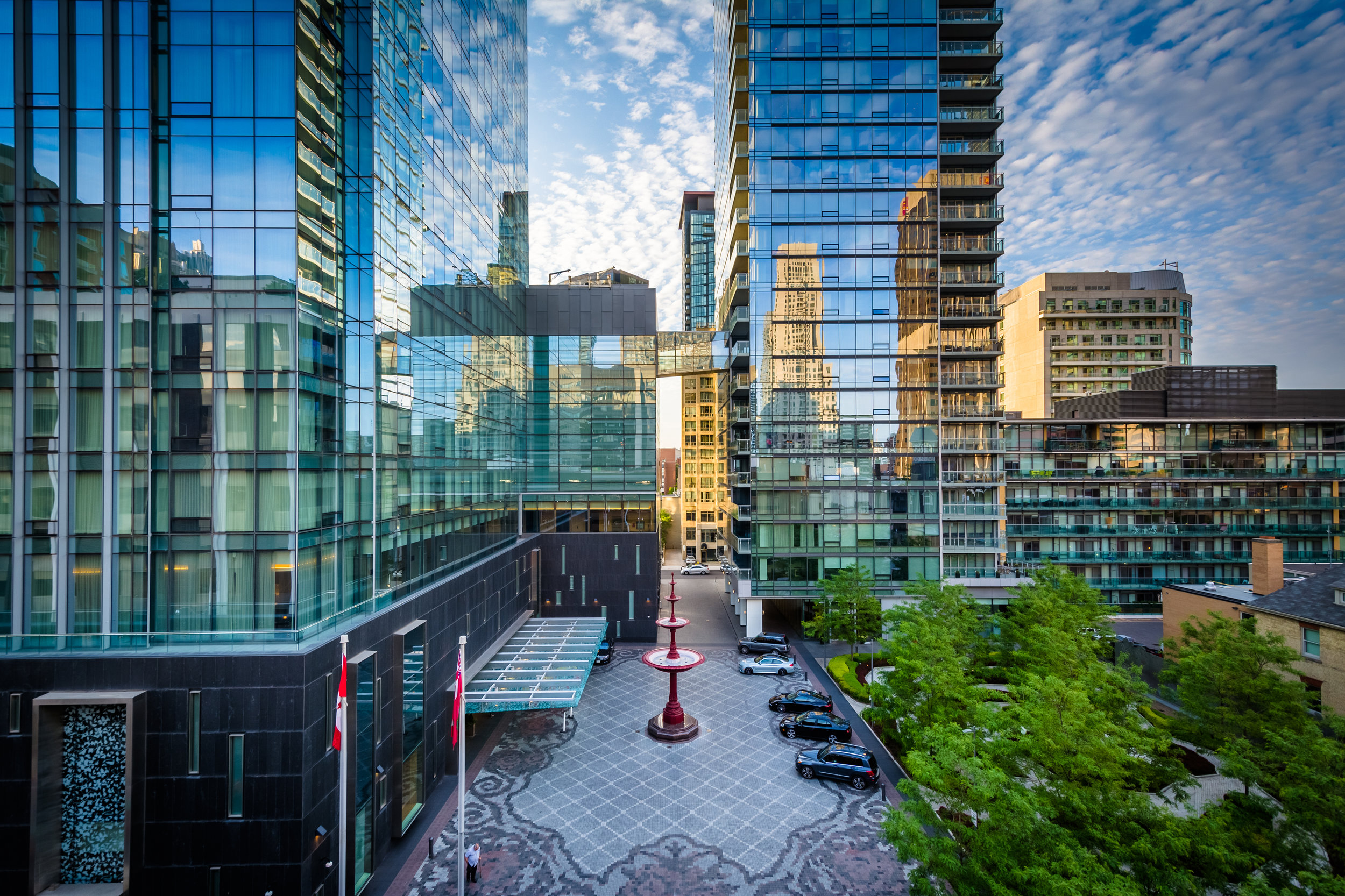 Luxury Neighbourhoods in Toronto 