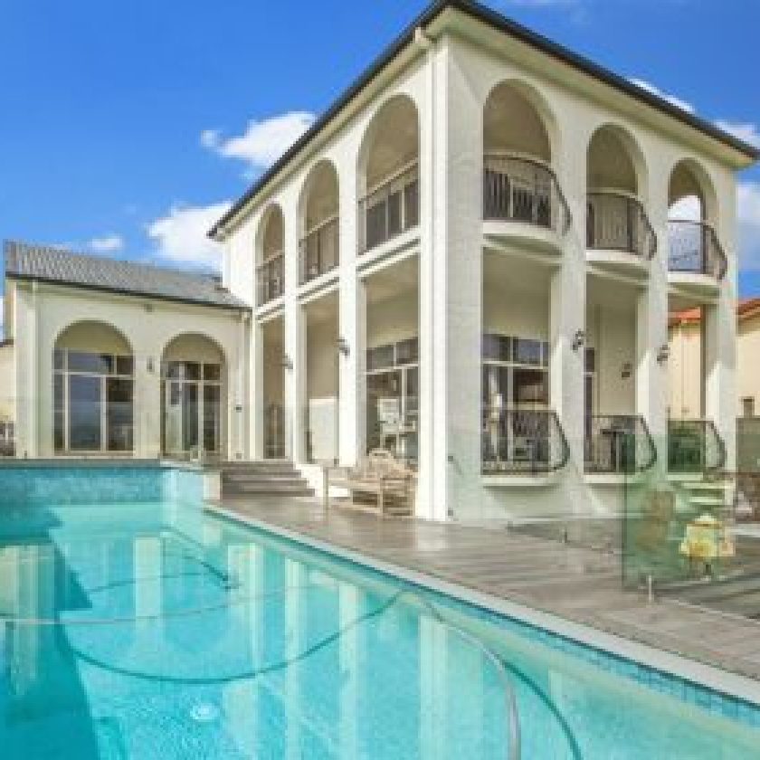 Becoming a Successful Luxury Real Estate Agent