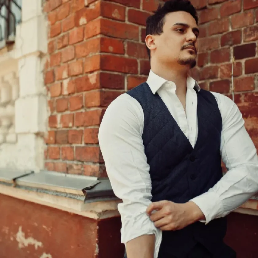 Men's Vest with Sleeves_ The Perfect Blend of Comfort and Coverage