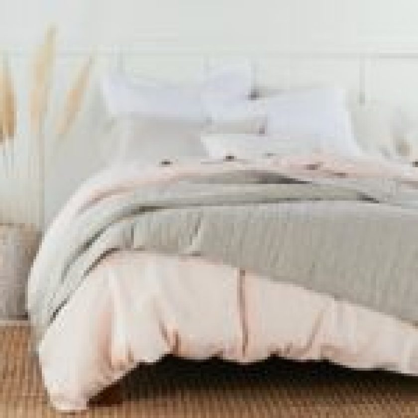 Smooth and Sustainable Bamboo Bed Sheet