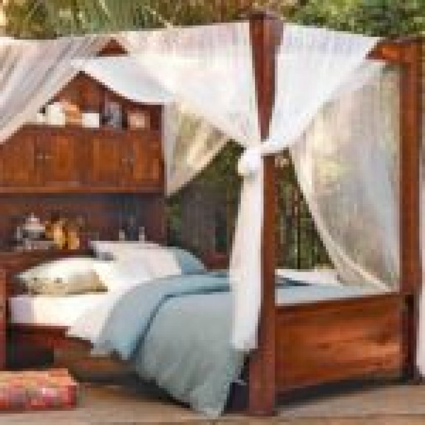 Canopy four poster Bed