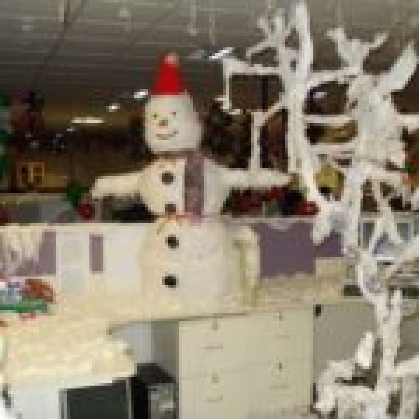 Office Decoration Ideas for Christmas