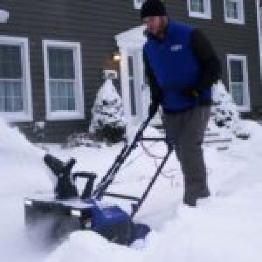 Snowblower by Snow Joe